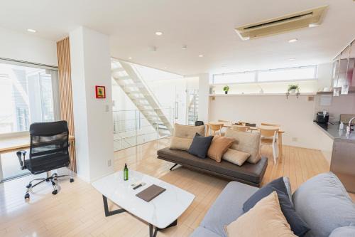 Susakiuramachi Villa | OASIS HAKATA SUITE 2 Parkings