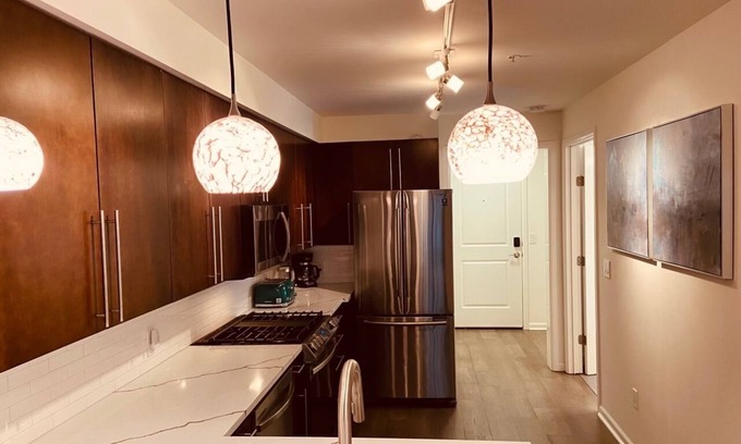 Broadway Apartment | Oasis in Dynamic Capitol Hill-Walker and Transit Paradise!