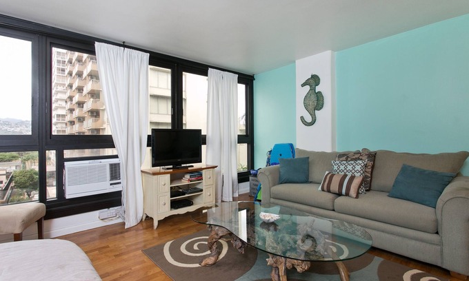 Waikiki Apartment | Oasis in Waikiki w/Pool ⛱-Steps to the Beach, Zoo, SunDeck Waikiki Grand Hotel®