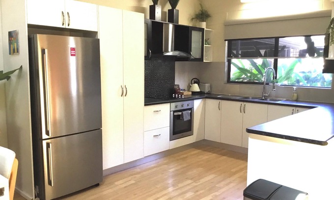 Woolner Apartment | Oasis Near the City