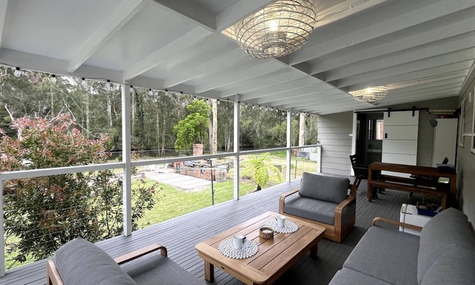 Sanctuary Point House | Oasis on The Park - Beautiful creekfront reserve