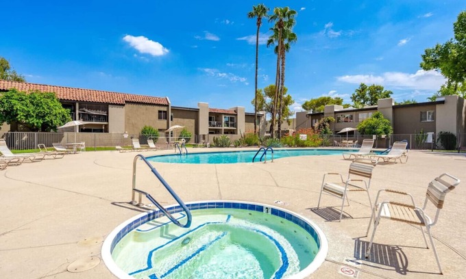 Villa Green Condo | Oasis Paradise in Arcadia | Pool+Hot Tub | Views!