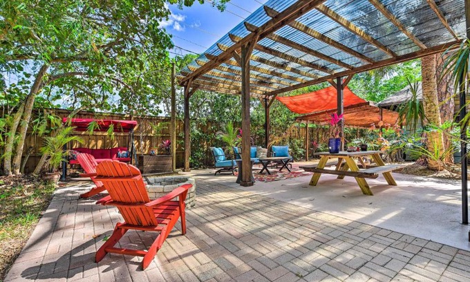Flora Villa House | Oasis with 2 Stand-Alone Casitas and Outdoor Bath