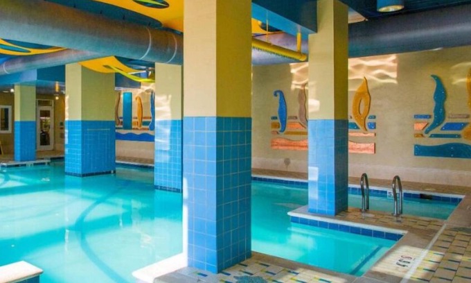 Northeast Virginia Beach House | OBC 2 bedroom Ocean Front · Ocean Front, 2 Bedroom Suite!