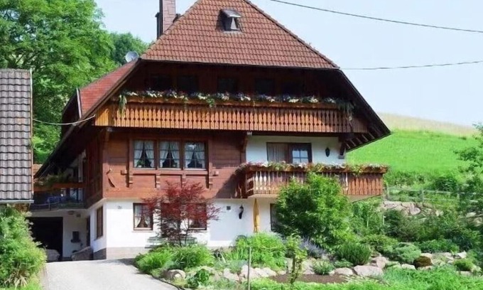 Gutach Apartment | Oberbauernhof - Wohnung "Am Garten" - Moderne FeWo im schönen Schwarzwaldhaus