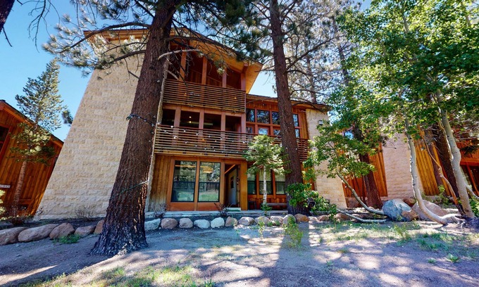 Mammoth Lakes House | Obsidian Oasis | Theater & Private HT!