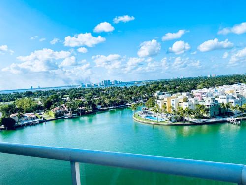 Mid Beach Apartment | OCEAN & BAY VIEWS 2BR 2BA BEACH CONDO! Free Parking
