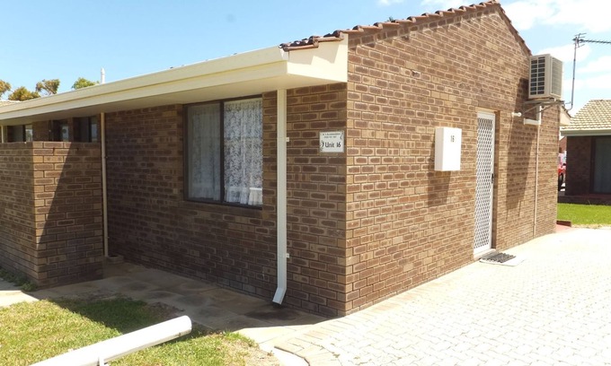 Jurien Bay House | Ocean Beach Chalet 16
