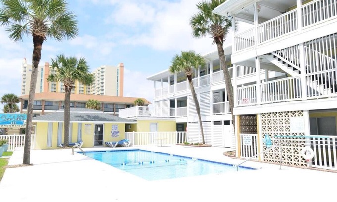 Ocean Drive Condo | Ocean Blvd Paradise Steps to Beach w Pool