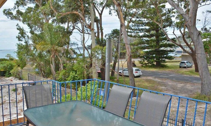 Shoal Bay Apartment | Ocean Breeze, 5/4 Shoal Bay Avenue - Fabulous location opposite Shoal Bay beach