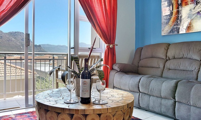 Muizenberg Apartment | Ocean Breeze 59