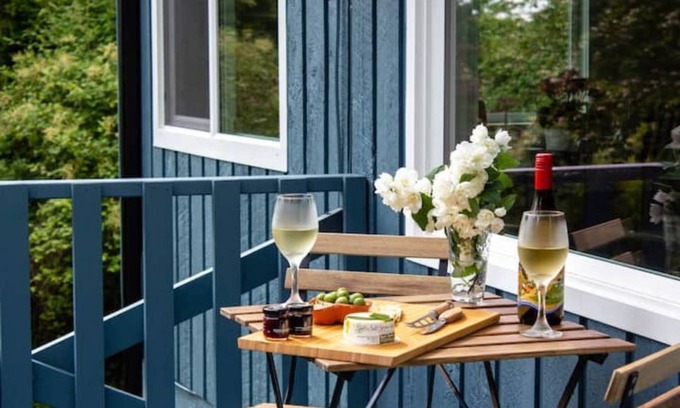 Salt Spring Island Cottage | Ocean Breeze Cottage — Salt Spring Island. Peaceful, Nr. Town, Beaches, Lakes⭐