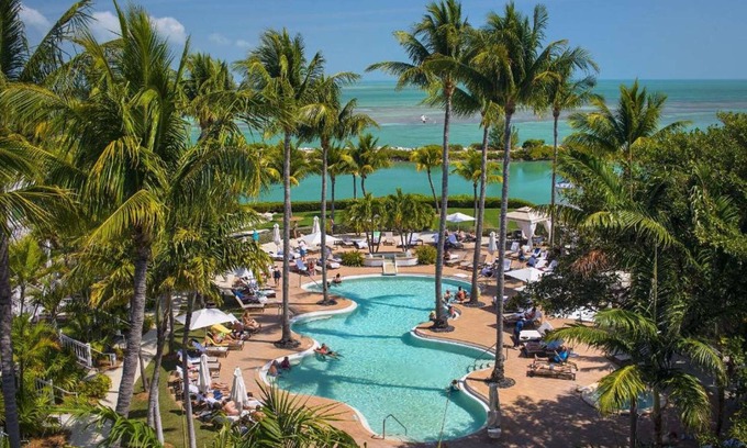 Marathon Apartment | Ocean Breeze| Paddleboarding. Four Bedroom Private Villa