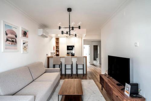 Cascais Apartment | Ocean Breeze: T1 Apartment in Cascais