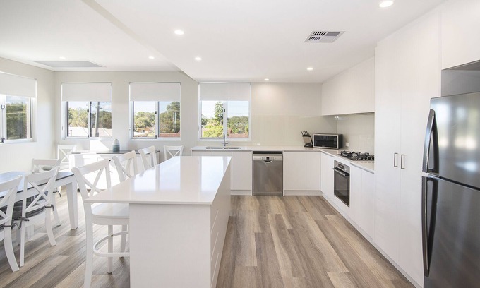 Geographe House | OCEAN CHARM - Family Holiday Perfection on the Bay