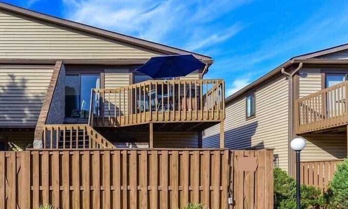 North Ocean City Condo | OCEAN CITY CONDO W/INDOOR & OUTDOOR POOL + 3 BLOCKS TO THE BEACH!