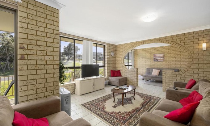 Woolgoolga House | Ocean Drift