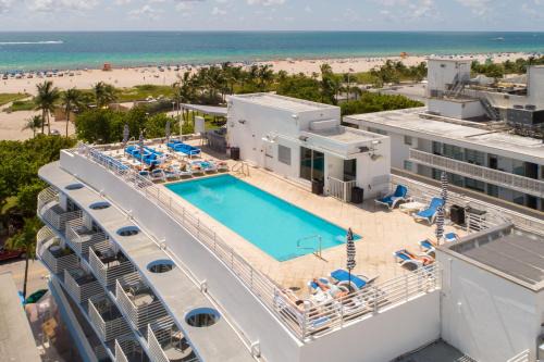 South Beach Apartment | Ocean Drive Apartments with Rooftop Pool, South Beach, Miami