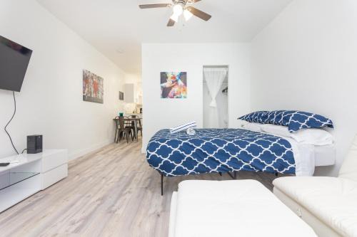 South Beach Apartment | Ocean Drive Deco Apt w/2 Queen Beds, Steps 2 Beach