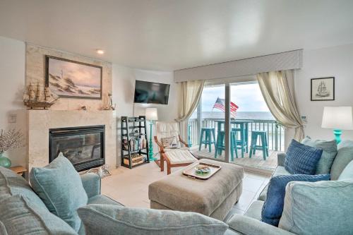 Kure Beach Apartment | Ocean Dunes Kure Beach Condo with Balcony and Pool
