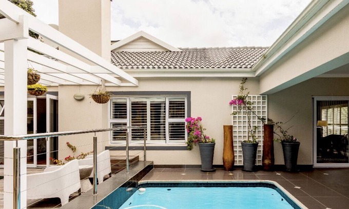 Knysna Villa | Ocean Facing Villa - 2 minutes from the beach