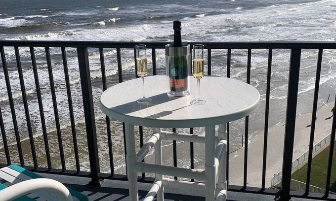 New Smyrna Beach Condo | Ocean front 1/1 condo located at Ocean Trillium 804