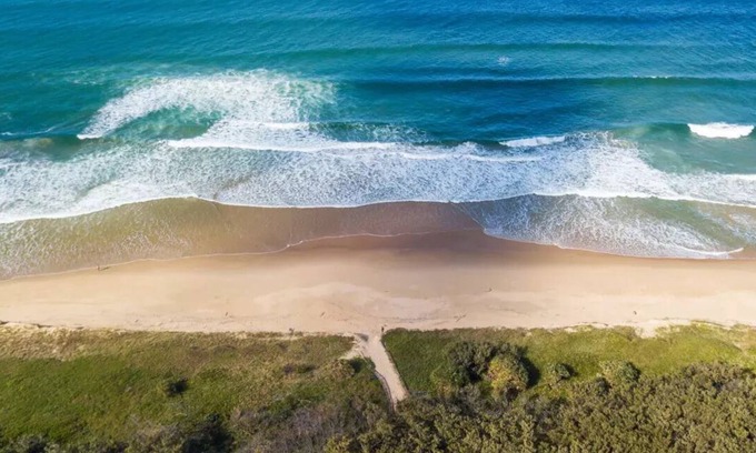 Buddina Apartment | Ocean Front 2 Bedroom Unit