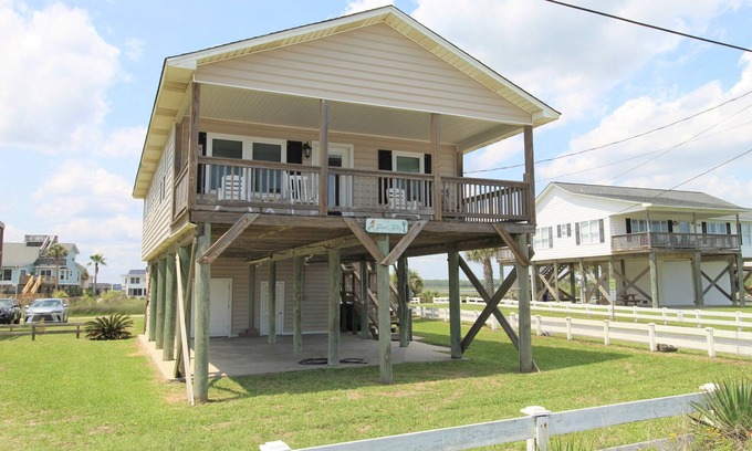 Folly Beach House | Ocean Front at the Washout~ Foose's Folly