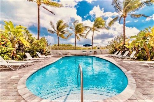 South of Fifth Apartment | OCEAN FRONT BEACH PADS-South Beach