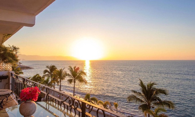 Downtown Puerto Vallarta Condo | Ocean Front Casa Luz - Incredible Views in the best location!