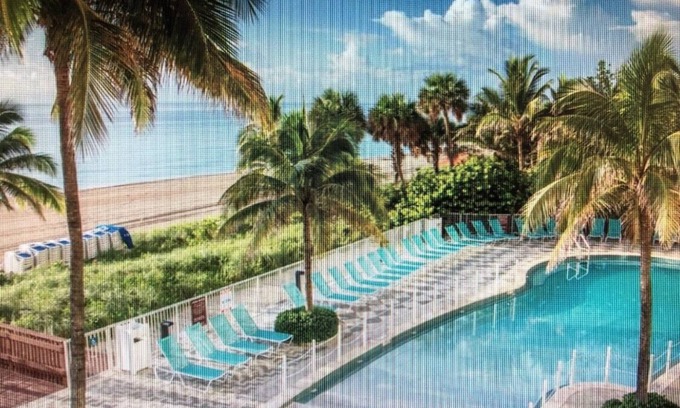 Sunny Isles Beach House | Ocean Front in Aventura direct to the Ocean, Sleeps 4 Adults,