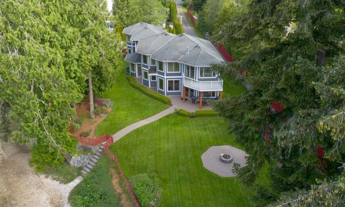 Sooke House | Ocean Front, Private, Family and Pet Friendly Dream Vacation Home
