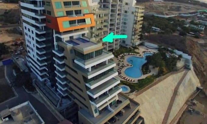 Manta Apartment | Ocean Front Suite Apartment in Manta Poseidon Building