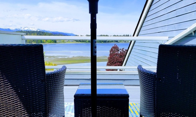 Regional District of Nanaimo House | Ocean Front Suite in Pacific Shores Resort