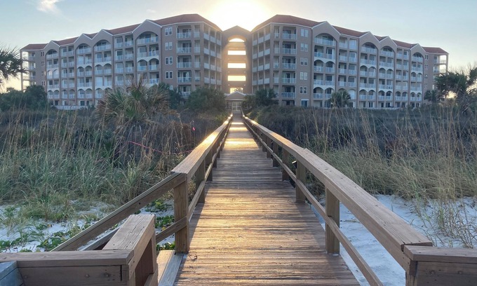 Palm Coast Condo | Ocean front two bedroom condo between Marineland and Washington Oaks State Park