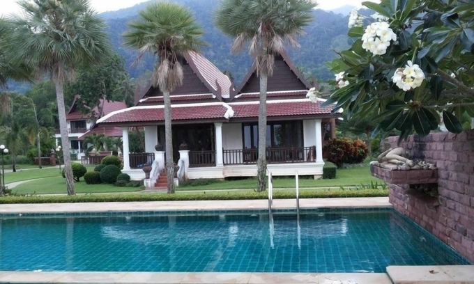 Ko Chang House | Ocean Front Villa with Pool