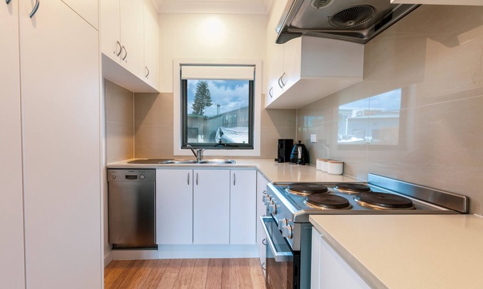 Ocean Grove House | Ocean Grace by the River & Ocean (Pet Friendly)