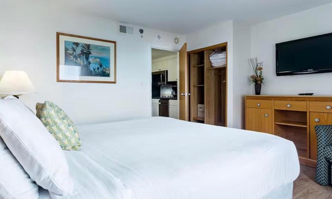 Northeast Virginia Beach Apartment | Ocean Keys Resort