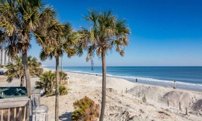 Surfside Beach House | Ocean Lakes Pelican Pointe, Beautiful Ocean & Lake Front cozy cottage.