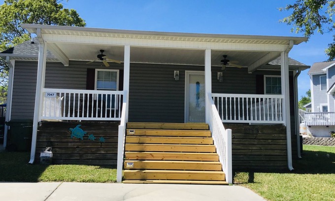 Myrtle Beach House | Ocean Lakes - Site 7047 Enjoy the peaceful canal from back porch!