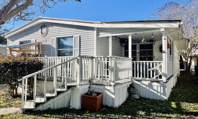 Surfside Beach House | Ocean Lakes - Site MH195 Large 5BR/2BA Coastal Retreat in Ocean Lakes!