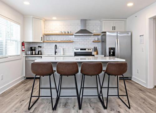 Northeast Virginia Beach Apartment | Ocean Lofts in the Vibe #1 - 5 min walk to beach