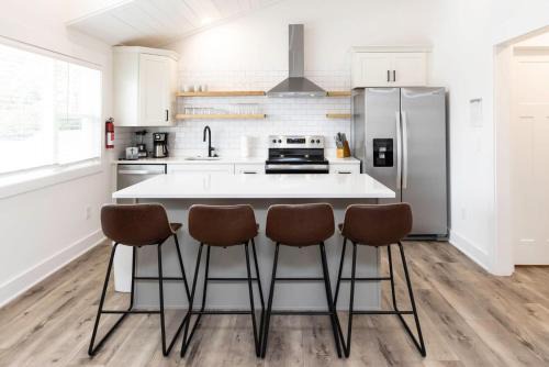 Northeast Virginia Beach Apartment | Ocean Lofts in the Vibe #3 - 5 min walk to beach