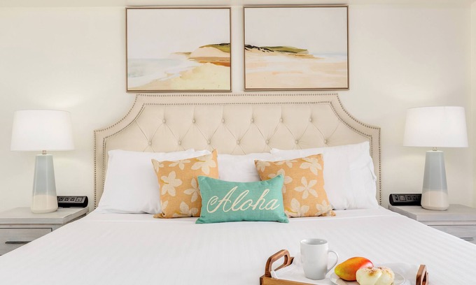 Waikiki Condo | Ocean-Marina Sunset Views Condo with Full Kitchen at Ilikai Hotel by Beach