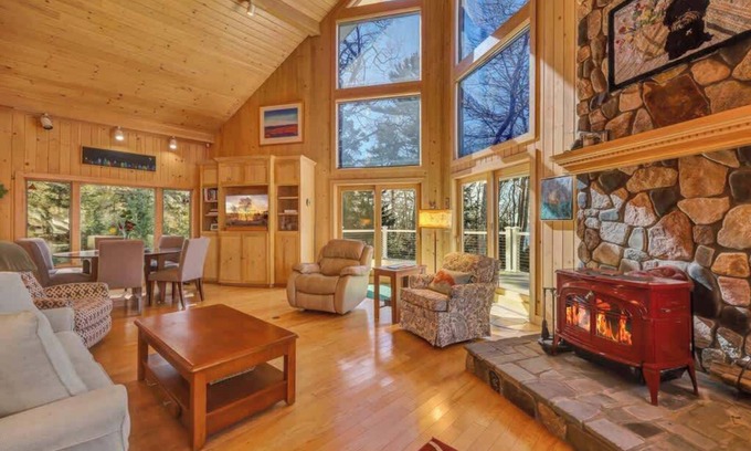 Surry House | Ocean Mist! New-Oceanfront!