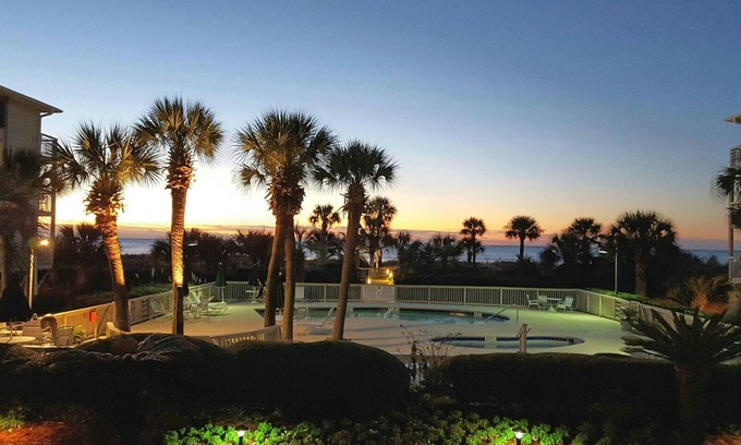 North Forest Beach Villa | OCEAN, POOL, GREAT LOCATION, THE BREAKERS !