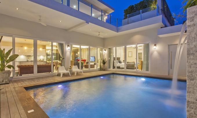 Na Kluea Villa | Ocean's 5 Pool Villa Near The Beach