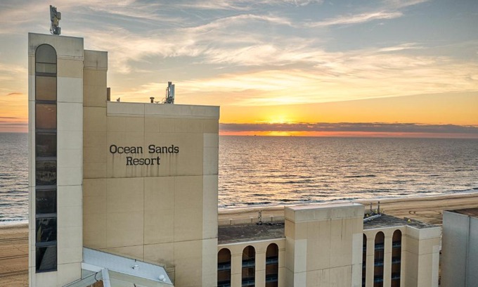 Northeast Virginia Beach Resort | Ocean Sands Resort, Oceanfront, Virginia Beach by Vacatia