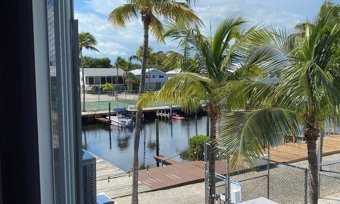 Key Largo House | Ocean side charming 2-bedroom townhome in Key Largo - 30 Days minimum stay