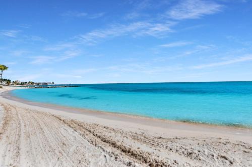 Key Colony Beach Apartment | Ocean View 2 bedroom Condo Pool Key Colony Beach